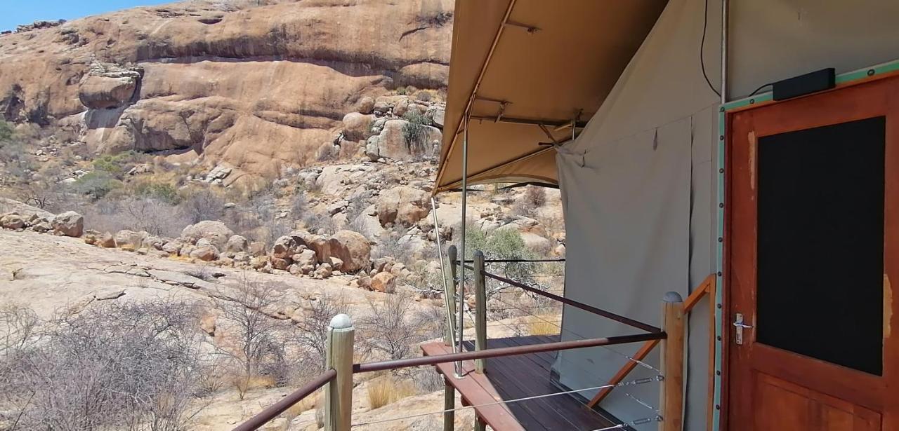 Ondudu Safari Lodge Omaruru Esterno foto